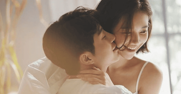 Nũng nịu với người yêu