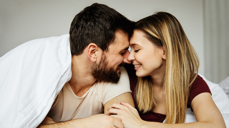 Ấn bụng dưới khi quan hệ