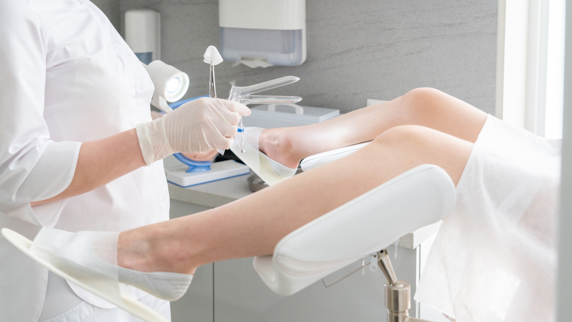 Khám phụ khoa khi ngứa kéo dài