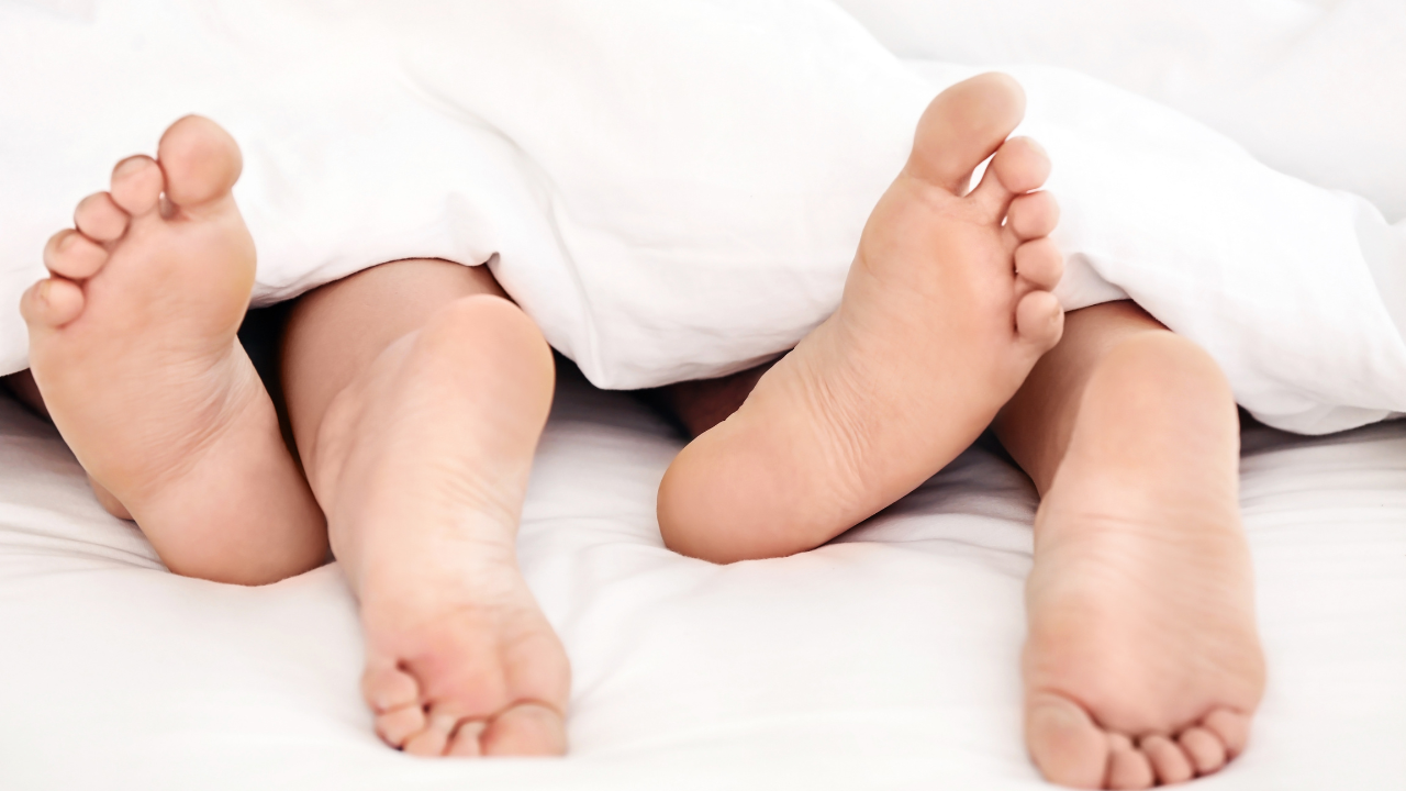 Nguy cơ khi dùng tay chạm vùng kín sai cách