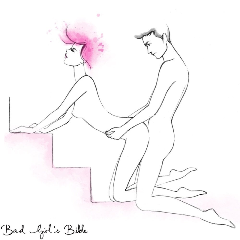 Làm tình doggy tại cầu thang