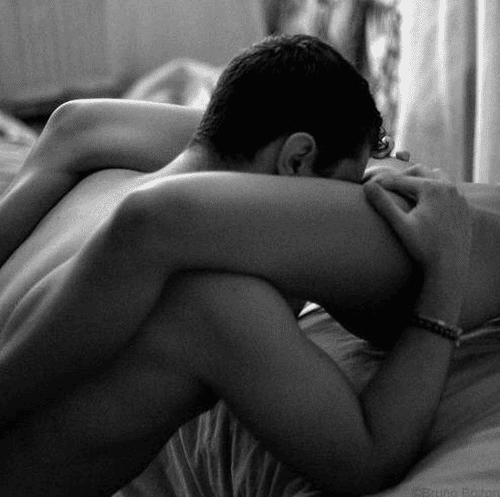 Vét máng là hành động thể hiện sự yêu chiều bạn tình