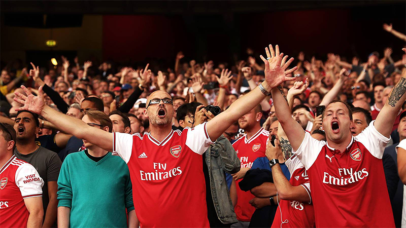 Cổ động viên Arsenal luôn nồng cháy